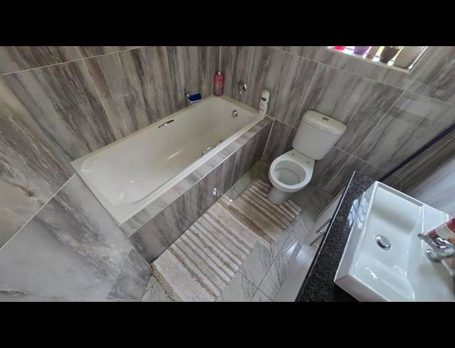 3 BEDROOM TOWNHOUSE FOR SALE IN RAVENSWOOD